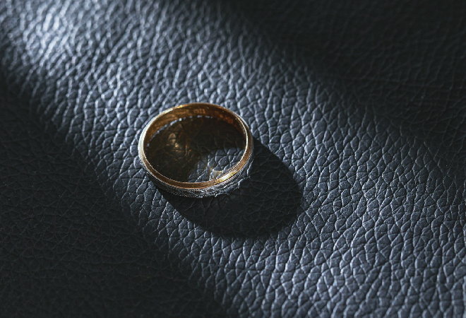 結婚指輪を付け忘れる夫が怪しい｜尾行調査の体験談