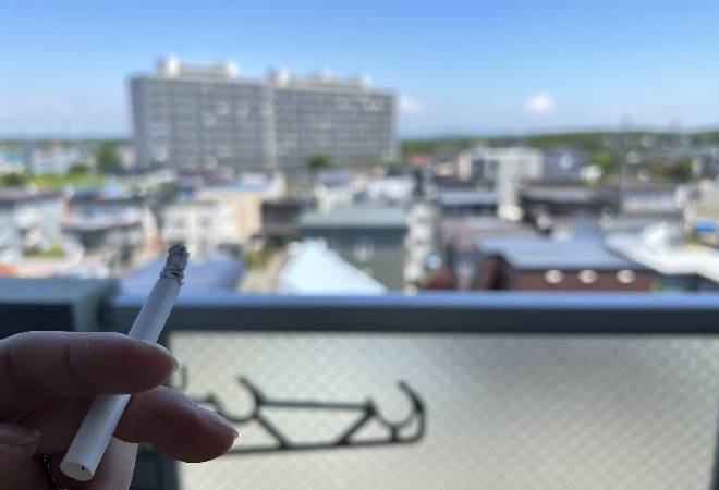 職場でのベランダ喫煙が引き起こす問題とは