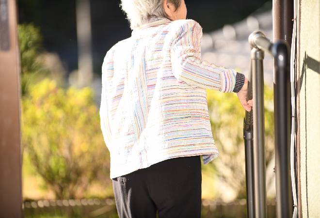 祖母が男に騙され貢いでしまっている|30代男性からの調査相談