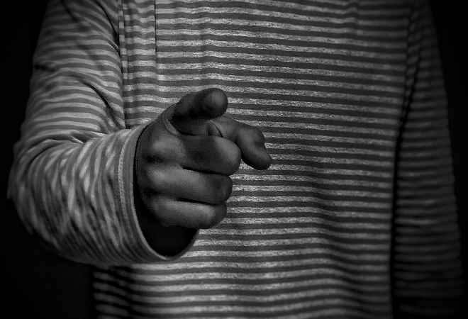 隣人の被害妄想がエスカレート…嫌がらせに怯える日々|40代男性からの調査相談