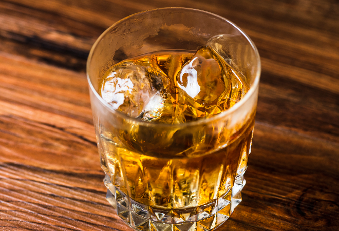 マッチングアプリで知り合った女性と飲みに行ったバーでぼったくり被害にあった｜20代男性からの調査相談