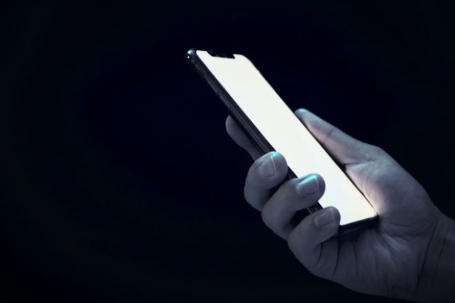 キャストが標的に…悪質なネット中傷から店舗と従業員を守る方法｜ガールズバー店長による探偵利用事例