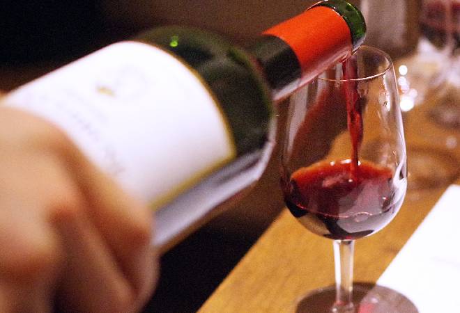 販売担当者がワインを過剰に飲酒している疑い｜管理者からの調査相談