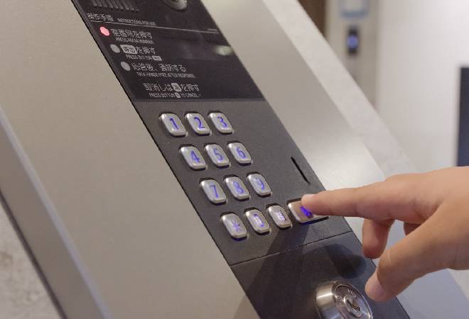 オートロックだから安心？いいえ、実は危険が潜んでいる｜探偵利用事例