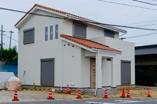 近隣住民の嫌がらせで「夢のマイホーム」が危機に…工事妨害の証拠を掴み法的対処へ｜探偵利用事例