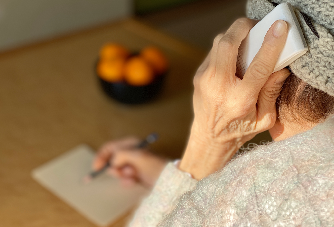 離れて暮らす母親が「警察の人と仲良くなった」と言い出した…|40代男性からの調査相談