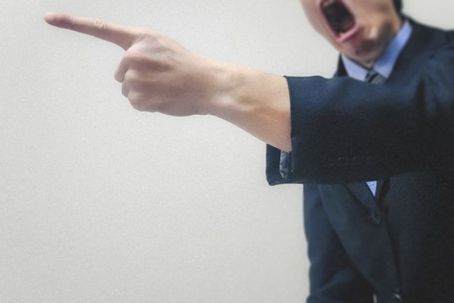 「枕営業でもしてこい」と迫る店長…ガールズバーでのパワハラ・給与未払いを解決|探偵利用事例