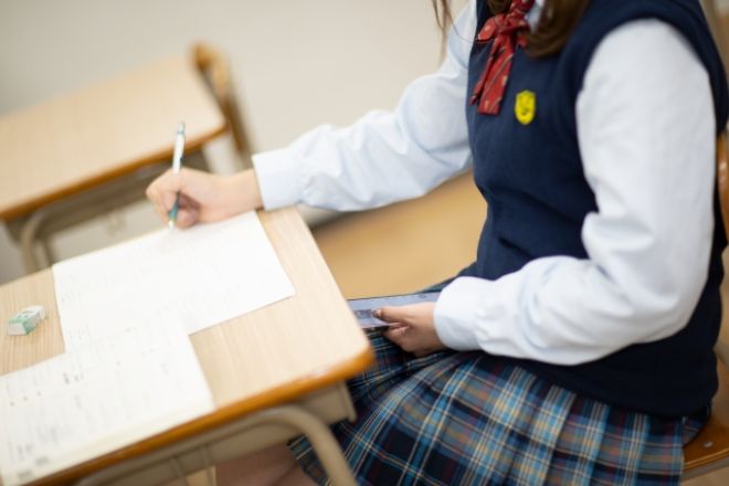 夫の浮気相手が未成年！？相手女性の素性を確かめたい｜探偵利用事例